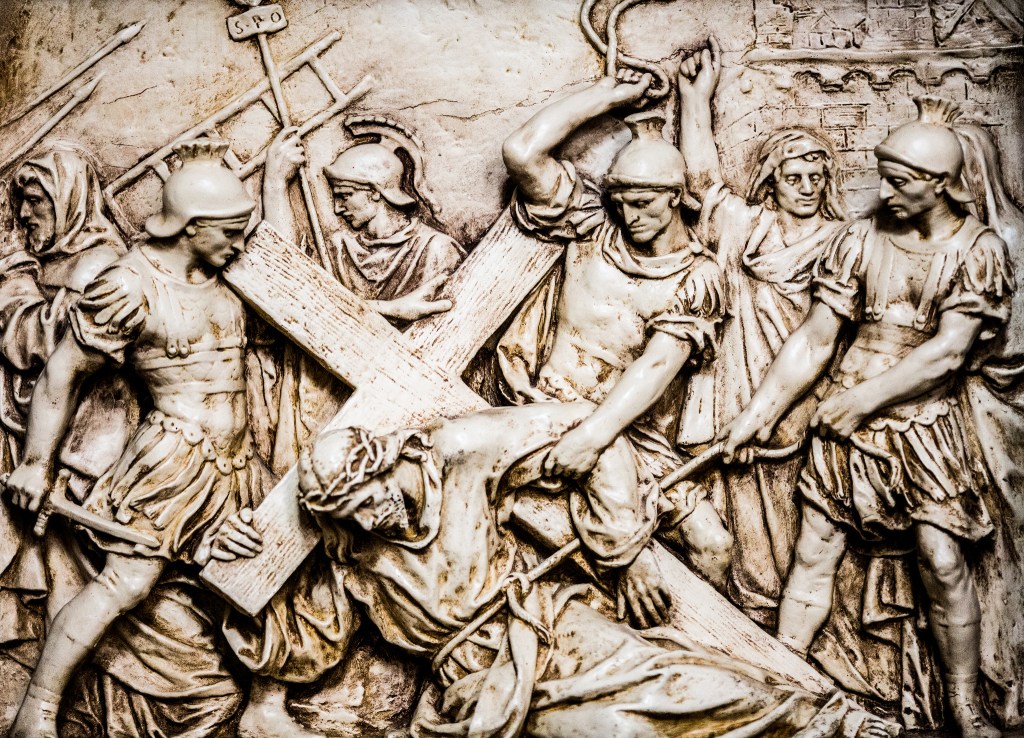 Ježiš nesie kríž